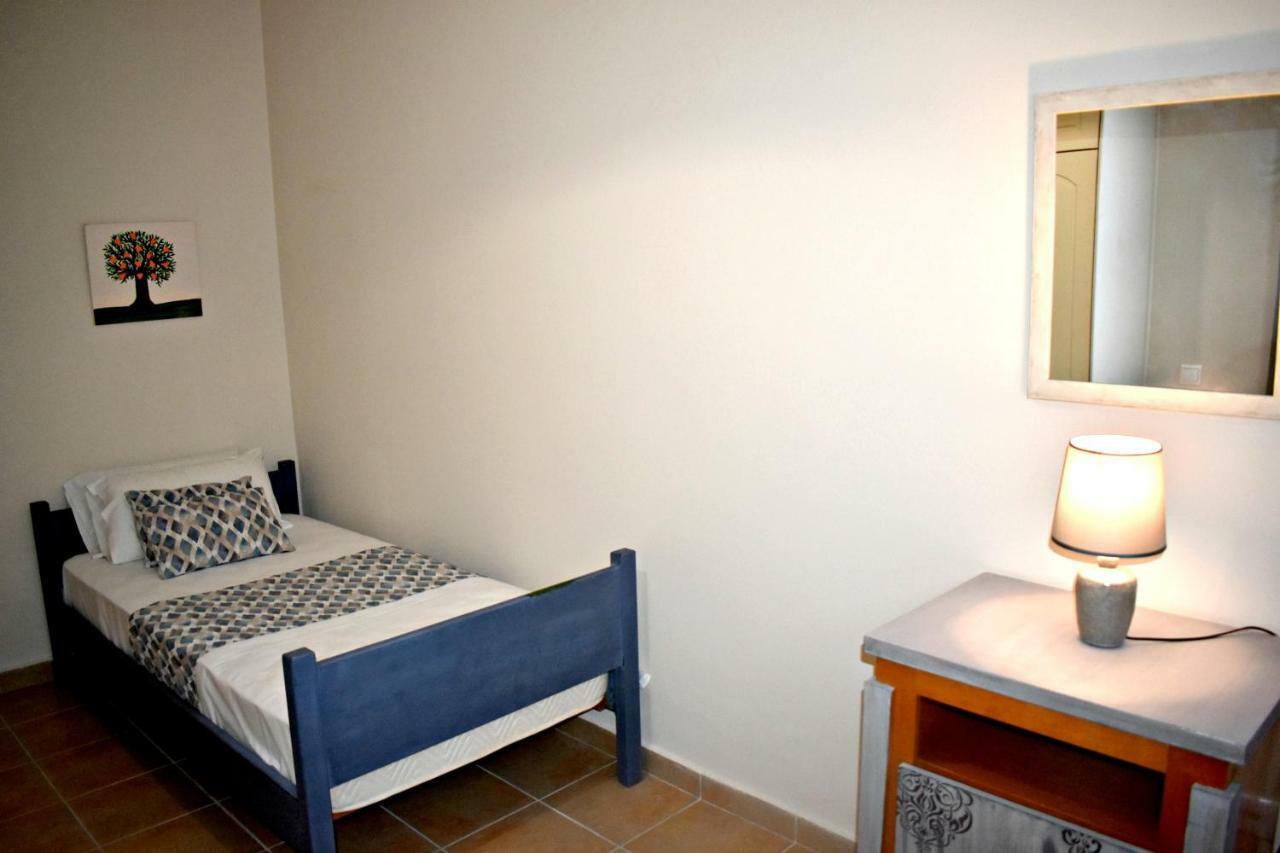 Kakia 2 Bedroom Apartment ไซคิย์นธอสทาวน์ ภายนอก รูปภาพ